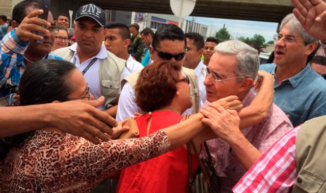 Uribe iba a ser premiado el 5 de julio por el liderazgo político y la trayectoria que ha tenido como estadista. Colprensa