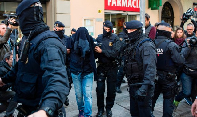 Alguno de los integrantes de esta red podría "haber participado o haber colaborado en algún tipo de actuación ya realizada" y "haber viajado a Bélgica", según las autoridades. AFP