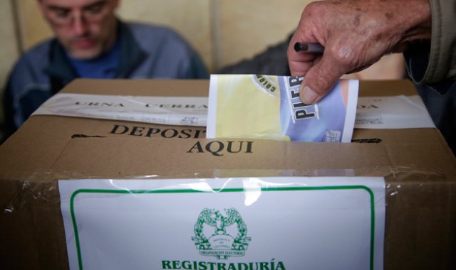 Paola Holguín Moreno, Paloma Valencia, Alfredo Ramos Maya y Marco Fidel Ramírez presentaron demandas contra la consulta, antes de realizarla el 2 de octubre de 2016. Colprensa