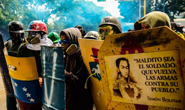 La crisis venezolana se ha agudizado desde hace más de tres meses con las continuas protestas callejeras que dejan un centenar de muertos. AFP