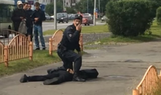 Al menos siete personas resultaron heridas, dos de ellas de gravedad, indicó la policía en un comunicado. Captura de video