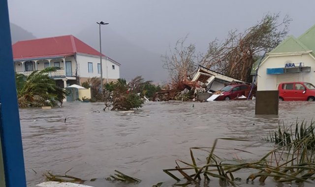 Irma, hasta hace poco de categoría 5, la máxima, llegó a generar vientos de 295 km/h durante más de 33 horas. AFP