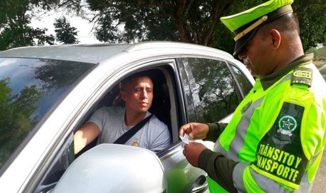 La Policía indicó que ha sido necesario sancionar a 2.449 conductores por conductas riesgosas. Policía Nacional