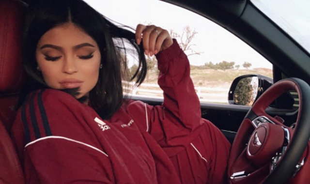 Kylie Jenner anunció que ya no usaba Snapchat y sus acciones cayeron. Instagram