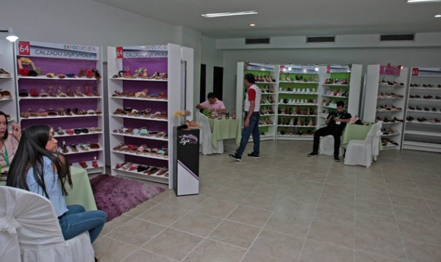 La feria se lleva a cabo en el hotel Tonchalá. Mario Caicedo / La Opinión