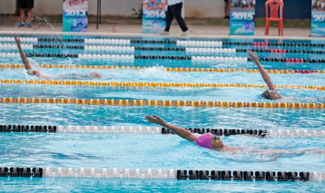 Nadadores locales estuvieron en competencia el fin de semana en un festival de carreras. La Opinión