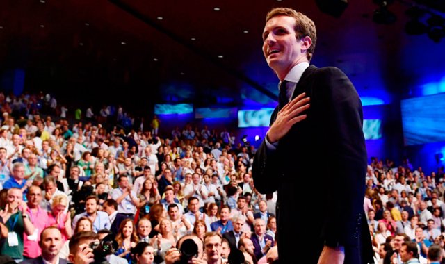 Pablo Casado fue elegido por el 57% de los compromisarios del congreso extraordinario del PP. AFP