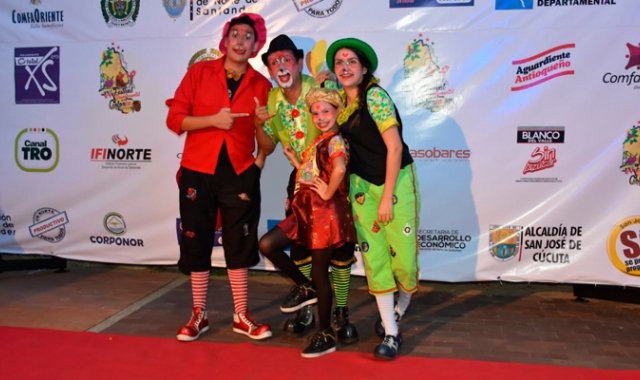 Alfredo Estévez / La Opinión y Cortesía  