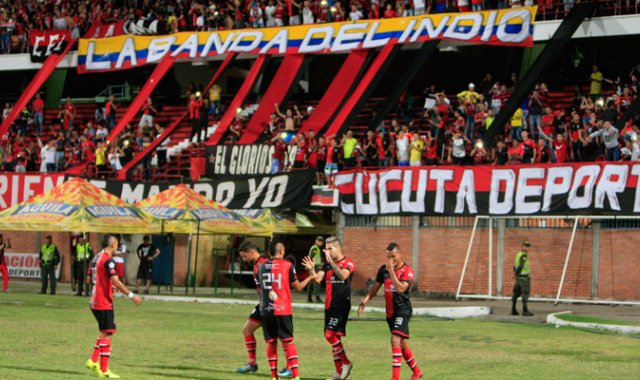 Jhonatan Agudelo fue el autor del gol del empate del Cúcuta Deportivo, anoche, ante el Barranquilla en el estadio General Santander por la fecha 17 del Torneo de Ascenso donde el equipo motilón en líder en solitario. Mario Caicedo