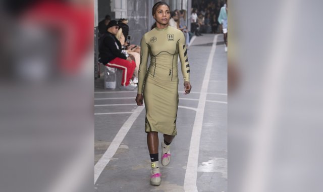 Así se vio Caterine Ibargüen en la pasarela. @Moda2_0