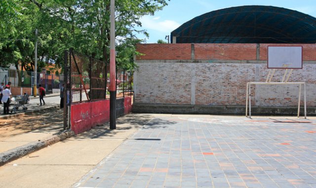 El lugar está al lado de la Institución Educativa Nuestra Señora de Belén. Mario Caicedo