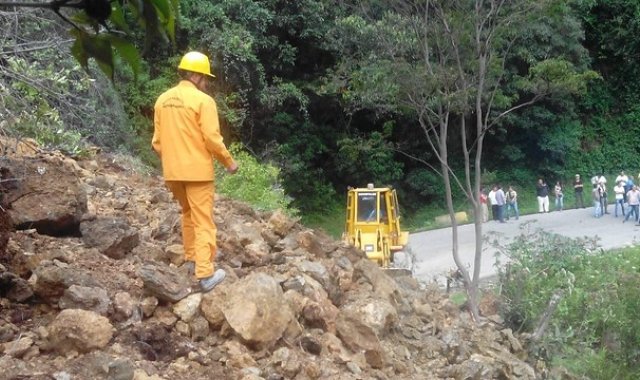 Vías en mal estado en el tramo Cúcuta - Ocaña. La Opinión