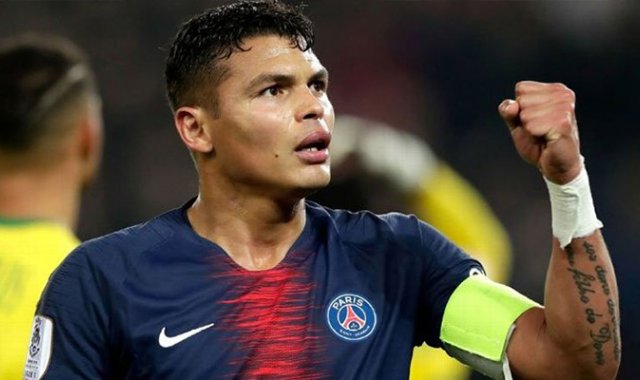Thiago Silva, de 34 años, sucede en el historial de mejor extranjero de Francia al uruguayo Edinson Cavani. Archivo