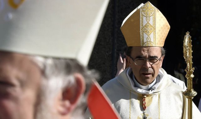 Jerarcas de la iglesia católica en el banquillo. Archivo