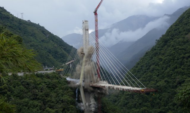 El viaducto se desplomó el 15 de enero y ocasionó la muerte de nueve obreros. Archivo