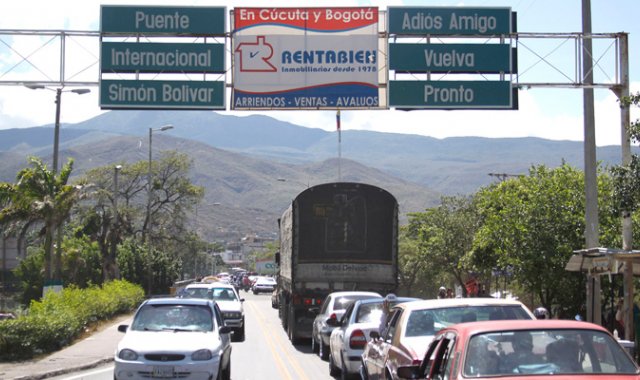 La difícil situación económica de Venezuela redujo el comercio binacional, afectando la economía de las zonas de frontera cuyas empresas exportaban e importaban al vecino país. Archivo