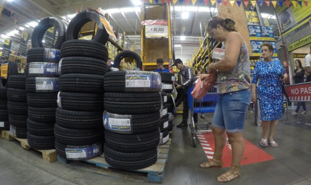 A pesar de la escasez de repuestos que hay en Venezuela, las ventas mermaron por culpa del contrabando de partes y las dificultades aduaneras para la importación de estas piezas.
Archivo