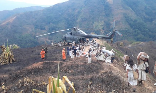 En la zona todavía permanecen 170 personas de los organismos de socorro atacando el incendio forestal y prestando la respuesta a la población indígena que sufrió afectación con atención de primeros auxilios. Colprensa