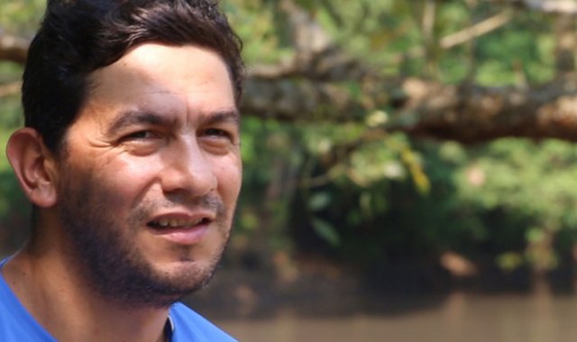 El cadáver es trasladado por el Cuerpo Técnico de Investigaciones (CTI) de la Fiscalía General de la Nación a la ciudad de Mitú para su respectiva identificación. El Colombiano