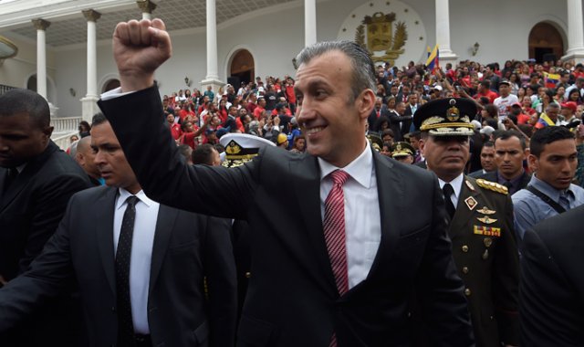 El Aissami es el primer ministro chavista en ser inculpado ante la justicia estadounidense, que acusó también de los mismos delitos al empresario venezolano Samark José López Bello y a otras dos personas. AFP