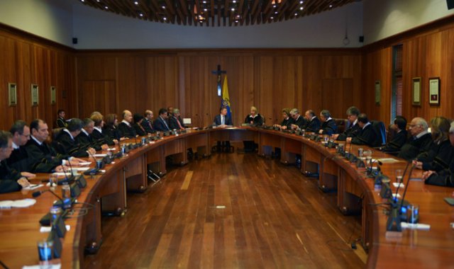 El hombre pidió el amparo de los derechos fundamentales a la seguridad social, vida digna y mínimo vital y, por consiguiente, que se ordenara a Colpensiones que, de manera transitoria, “le reconozca y pague su pensión de invalidez al haber acreditado los requisitos establecidos en el Acuerdo 049 de 1990, en virtud del principio constitucional de la condición más beneficiosa”. Colprensa