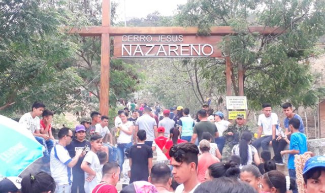 Este viernes Santo, cientos de cucuteños acudieron al cerro. Facebook
