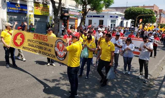 En Cúcuta, la Policía implementó un dispositivo de más de 600 uniformados, desplegados por tierra y aire, para brindar seguridad a quienes participaron en la marcha. César Obando
