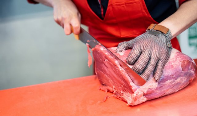 Según datos de la Organización para la Cooperación y el Desarrollo Económico (OCDE), con 98,3 kilos de carne al año, el estadounidense es el mayor consumidor del planeta. Freepik.es