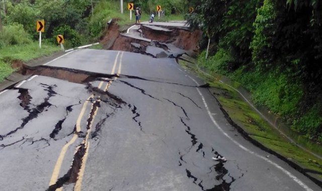 La reconstrucción, recuperación y mejoramiento de las vías terciarias del país es una de las metas del programa Colombia Rural. Colprensa