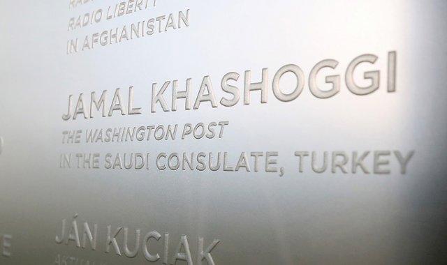 Khashoggi, un opositor muy crítico del reino, murió estrangulado y su cuerpo fue descuartizado cuando acudió al consulado saudita en Estambul para realizar un trámite para casarse, según autoridades estadounidenses y turcas. AFP