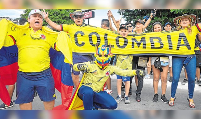 Los altos costos de las entradas impidieron que hasta los hinchas se acercaran a copar los estadios donde su selección ha jugado. AFP