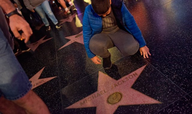 Estrella de Michael Jackson en el paseo de la fama. AFP