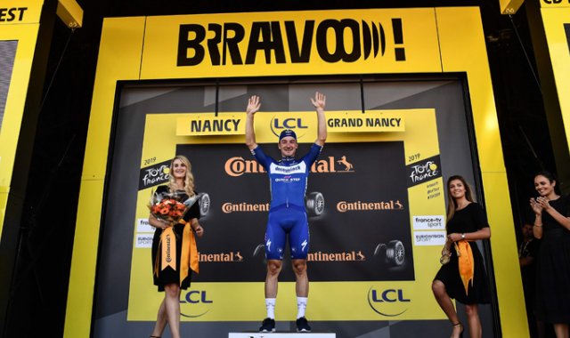 Viviani, de 30 años, ya había sumado etapas en el Giro de Italia y en la Vuelta a España. Pero no había triunfado aún en el Tour, donde debutó en 2014. AFP