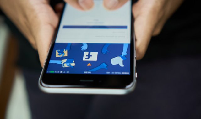 La Libra permitiría que millones de personas sin acceso a los bancos se integren desde sus smartphones al sistema financiero, según Facebook. Freepik.es