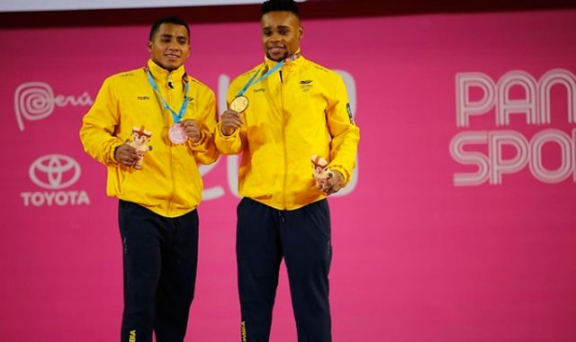 Actividad de levantamiento de pesas de los Juegos Panamericanos Lima 2019. En la foto: John Jairo Serna y Francisco Mosquera. Colprensa