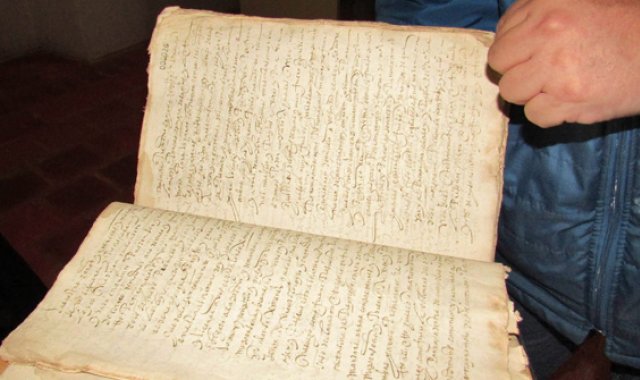 Las representantes del Archivo General de la Nación, Dorena Álvarez y Marlen Amorocho Caro, elaboraron y firmaron el acta de compromisos. Cortesía