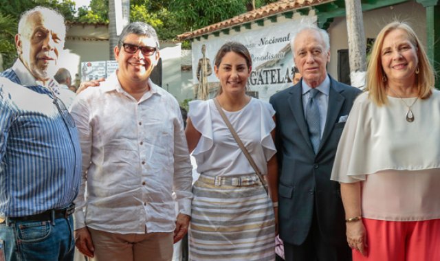 Élker Buitrago, Ciro Durán, Estefanía Colmenares Hernández, Germán Castro y Charo Valencia. Mario Franco