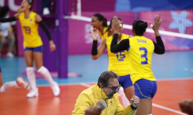 Actividad de los deportistas colombianos en la final de voleibol femenino entre Colombia y República Dominicana de los XVIII Juegos Panamericanos Lima-2019. En la foto: Antonio Rizzola.  Colprensa