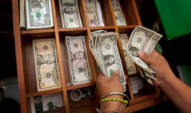 Las elecciones en Argentina castigan mercados emergentes luego de la sorpresa de este fin de semana que deja un panorama sombrío en la región.