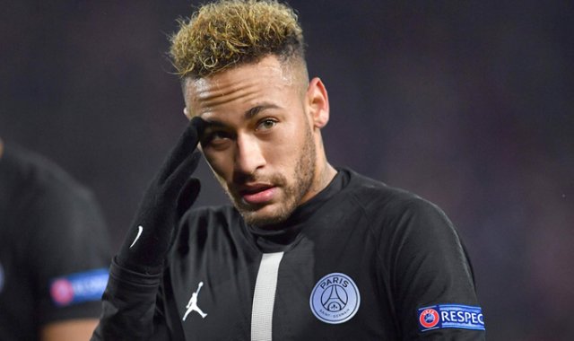 El jugador brasileño espera conocer cuál será su nuevo equipo para esta temporada, por ahora sigue entrenando con normalidad en el PSG. Archivo