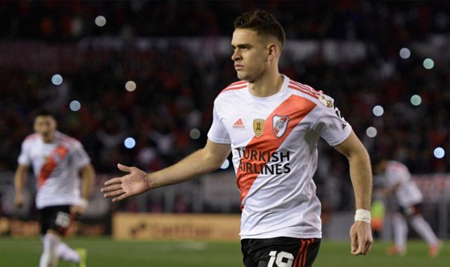 Rafael Santos Borré fue protagonista del triunfo de River Plate sobre Cerro Porteño.  AFP
