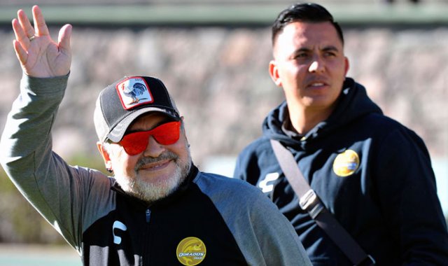 El último equipo que dirigió el argentino fue Dorados de México, donde fue la sensación no solo por sus conceptos técnicos sino por lo que genera en los hinchas. Archivo La Opinión