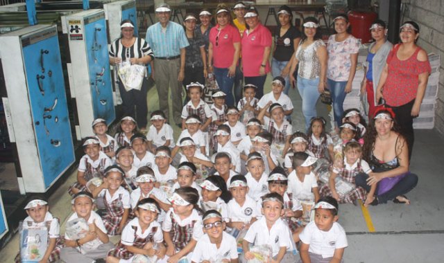 Jhany González, Yennifer Aponte, Dylan Ascanio, Yandry Barreto, Valentina Blanco, Santiago Buendía, Shairon Carvajal, Cristhiam Contreras, Fernando Cortés, Gabriela Espinel, Daniela García, Andrés Gaviria, David Higuera, Celeanny Manaure, Andrés Manosalva, Mariangel Meneses, Sarah Peñaloza, Adrián Polentino, Salomé Sánchez, Dayleth Yaruro, Sofía Ayerbe, Jhon Becerra, Yainer Beltrán, Yeilyn Castellanos, Santiago Castro, Dylan Colmenares, Andrés Cruz, Nazareth Álvarez, Nikolás García, Yeider Gómez, Gabriela Granados, Gerard Gutiérrez, Mariangel Ibarra, Yisel Márquez, Sharlison, Molina, Alexander Mora, Sharol Rincón, Valerie Sarmiento, Matías Suarez, José Vanegas, Elián Velasco, Jhon Vergel. Padres de familia asistentes: Diana Patricia, Yoselin Rincón, Mongui Torres, María Valderrama, Diana Castillos, Martha Moreno, Alba Arango, Bellanid Arias y Johanna González. La Opinión