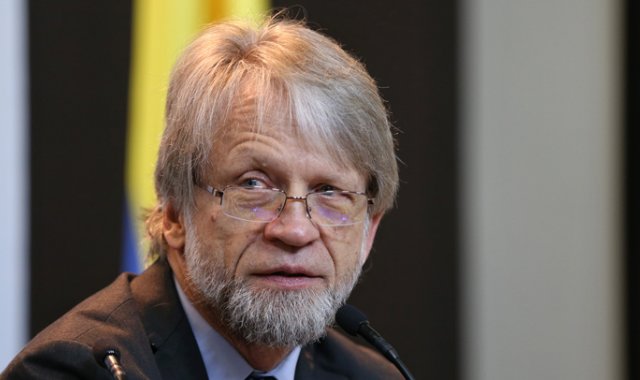 El senador tendría pensado regresar a labores en el Congreso la primera semana de octubre.
Colprensa