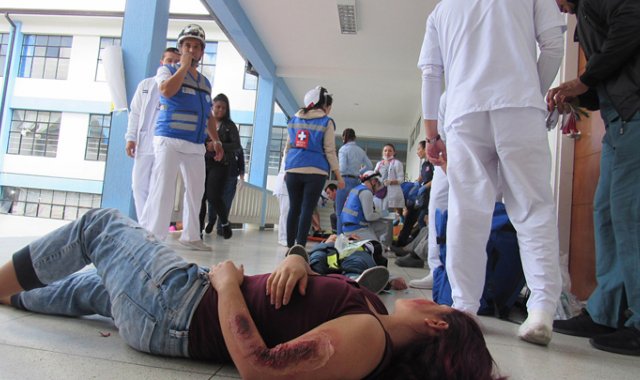 En Pamplona, el hospital San Juan de Dios fue escenario también del simulacro por evacuación. Más de 400 personas participaron y reaccionaron de manera activa al llamado de emergencia. César Obando y Roberto Ospino