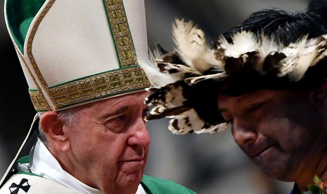 El papa dijo que “el fuego aplicado por los intereses que destruyen, como el que recientemente ha devastado la Amazonía, no es el del Evangelio”. AFP