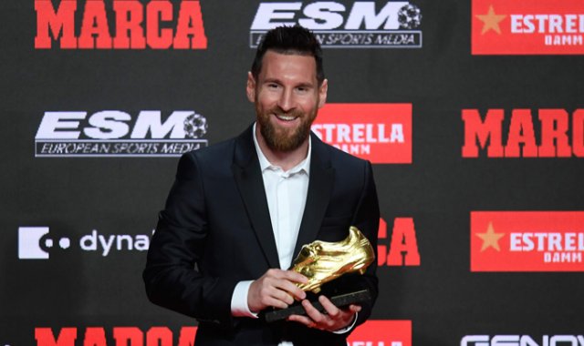 Messi recibió su tercer galardón consecutivo, algo que nadie había conseguido antes desde que se creara esta distinción en 1967 con el mítico Eusebio como primer ganador merced a sus 42 tantos. AFP