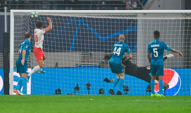 Barrios disputó los 90 minutos en lo que su equipo Zenit perdió por 2-1 a manos del Red Bull Leipzig en Alemania. AFP