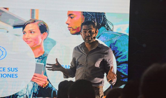 Georgean Britton, gerente de ventas de Microsoft en Colombia, dijo que bien aplicado el Big Data puede predecir las fallas y los resultados de los procesos productivos. Cortesía