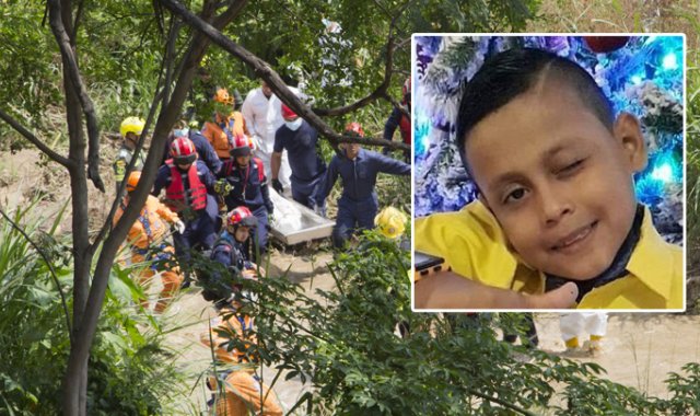 A las 11:16 de la mañana fue recuperado el cadáver y confirmada la noticia. Alfredo Estévez/La Opinión